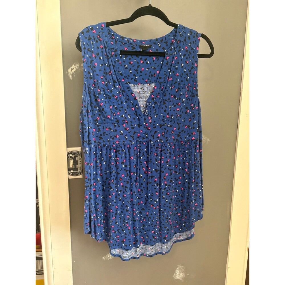Torrid size 0 blue hearts tank top blouse